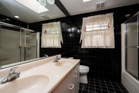 131 Clement St, Springfield, MA 01118 photo 24