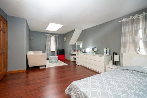 131 Clement St, Springfield, MA 01118 photo 17