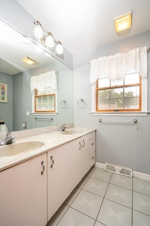 131 Clement St, Springfield, MA 01118 photo 14