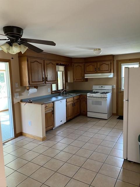 111 Murphy Ln, Chicopee, MA 01020 photo 8