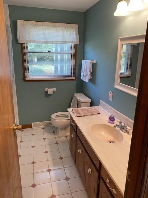 111 Murphy Ln, Chicopee, MA 01020 photo 17