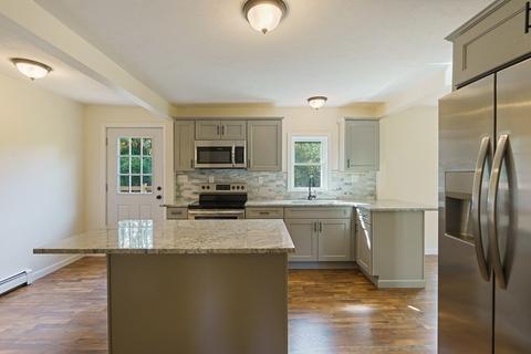389 Radcliffe St, Athol, MA 01331 photo 2