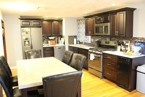 88 Grover St, Everett, MA 02149 photo 3