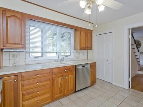 18 Donbray Rd, Springfield, MA 01119 photo 11