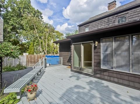 18 Donbray Rd, Springfield, MA 01119 photo 3