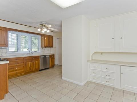 18 Donbray Rd, Springfield, MA 01119 photo 9