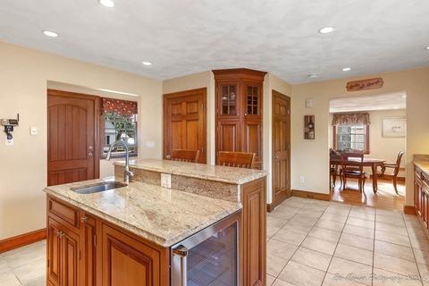 24 Williams St, Beverly, MA 01915 photo 8