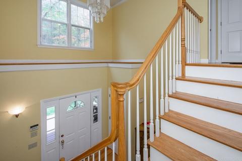 10 Mendon Rd, Sutton, MA 01590 photo 4