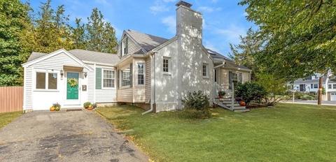 3 Evergreen Rd, Reading, MA 01867 photo 2