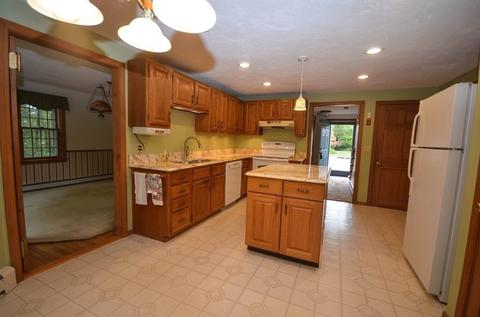 6 Glen Ct, Sutton, MA 01590 photo 3