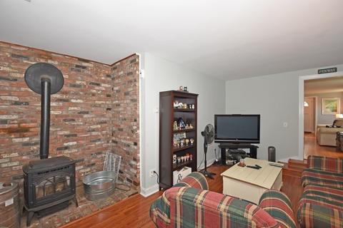 8 Mayflower Cir, Worcester, MA 01606 photo 12