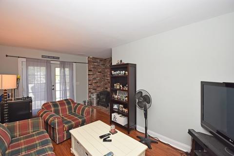 8 Mayflower Cir, Worcester, MA 01606 photo 11