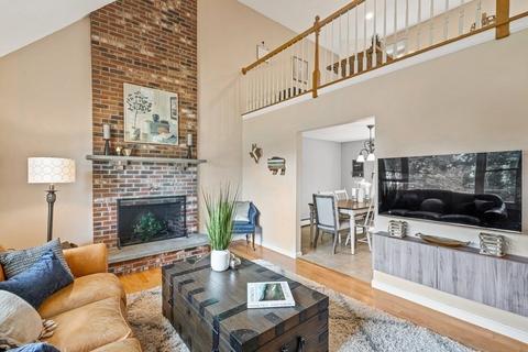 239 High Plain St, Walpole, MA 02081 photo 4