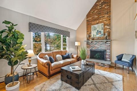 239 High Plain St, Walpole, MA 02081 photo 2