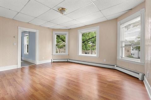 16 Eames St, Framingham, MA 01702 photo 4
