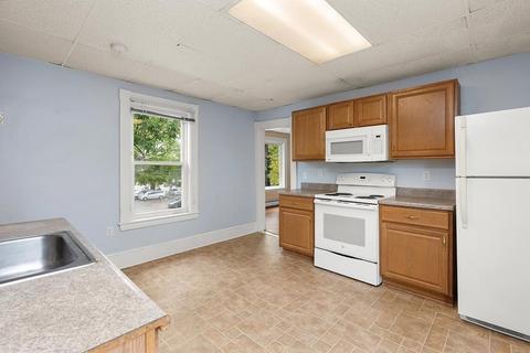 16 Eames St, Framingham, MA 01702 photo 9