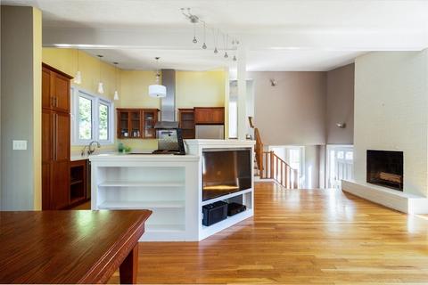 23 Darrell Dr, Randolph, MA 02368 photo 2