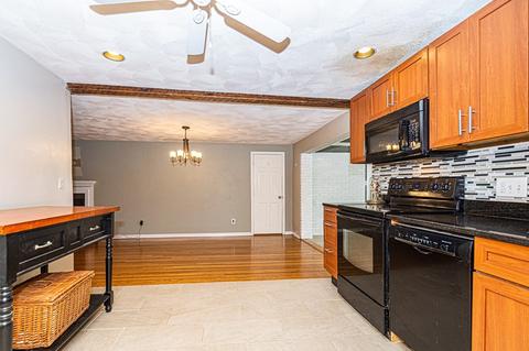 9 Susan Dr, Reading, MA 01867 photo 5