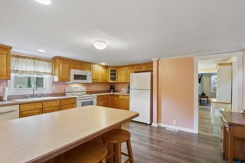 9 Pine St, Hudson, MA 01749 photo 11