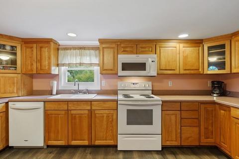 9 Pine St, Hudson, MA 01749 photo 14