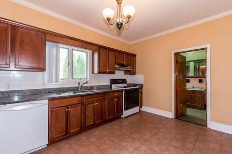 72 Cash St, Fall River, MA 02723 photo 8