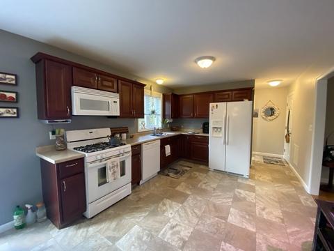 39 Heritage Ct, Fall River, MA 02721 photo 3