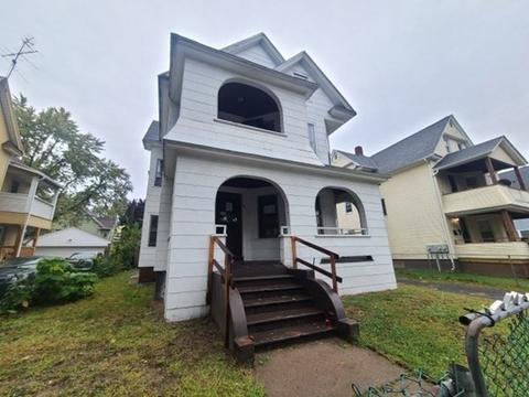 41 Daytona St, Springfield, MA 01108 photo 2