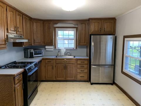 547 Plumtree Rd, Springfield, MA 01118 photo 9
