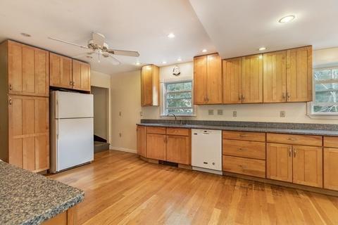 43 Berkeley Ave, Lowell, MA 01852 photo 13