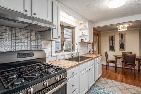16 Buckley St, Fall River, MA 02723 photo 8