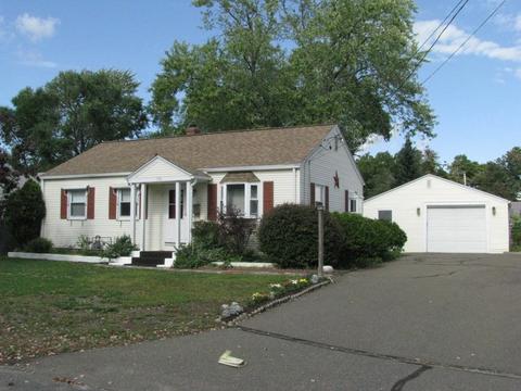 136 Manning St, Chicopee, MA 01020 photo 1