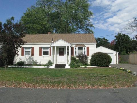 136 Manning St, Chicopee, MA 01020 photo 2