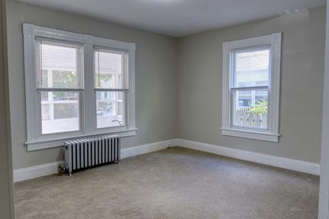 143 Marion St, Springfield, MA 01109 photo 5