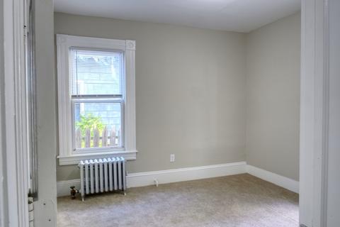 143 Marion St, Springfield, MA 01109 photo 9