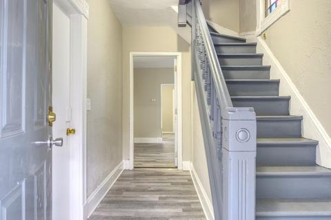 143 Marion St, Springfield, MA 01109 photo 2