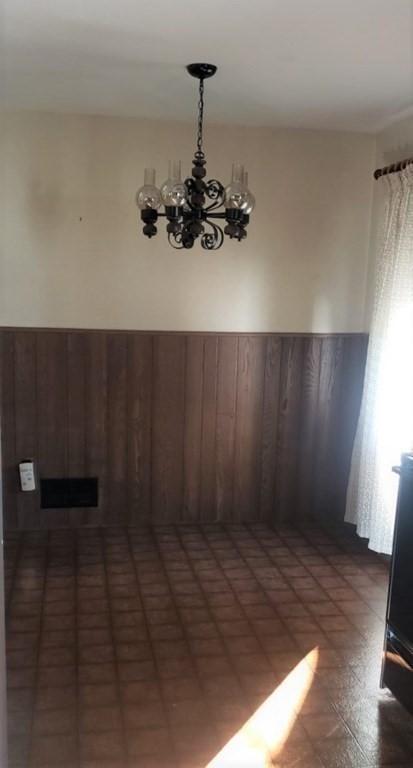 33 Calvin St, Chicopee, MA 01013 photo 4
