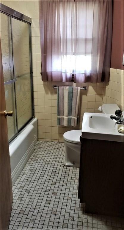 33 Calvin St, Chicopee, MA 01013 photo 5