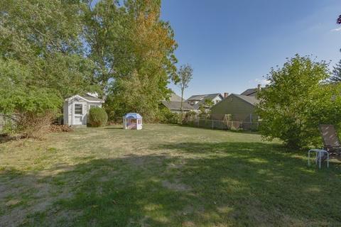 568 Weetamoe St, Fall River, MA 02720 photo 5