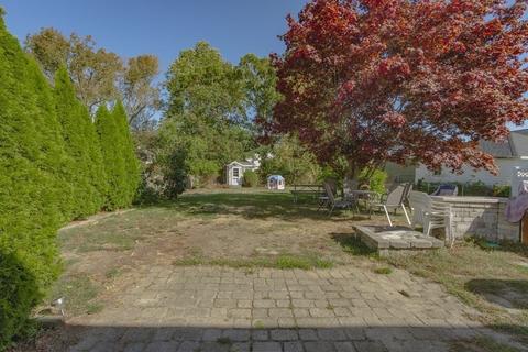 568 Weetamoe St, Fall River, MA 02720 photo 4