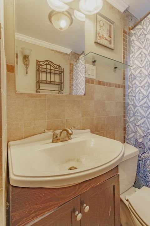 568 Weetamoe St, Fall River, MA 02720 photo 17