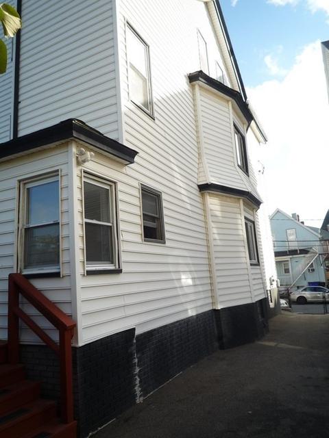 96 Canonicus St, Fall River, MA 02723 photo 6