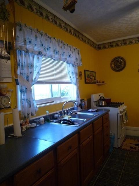 96 Canonicus St, Fall River, MA 02723 photo 10