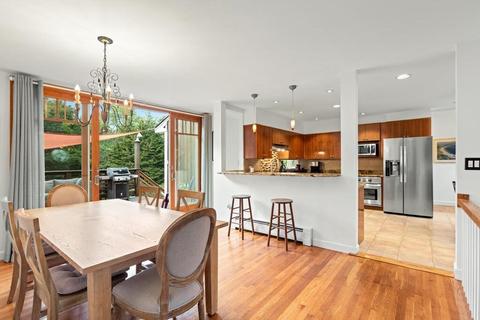 12 Holly St, Gloucester, MA 01930 photo 1