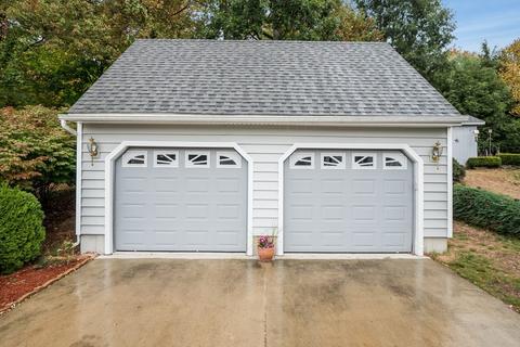 135 Garnet St, Springfield, MA 01129 photo 32