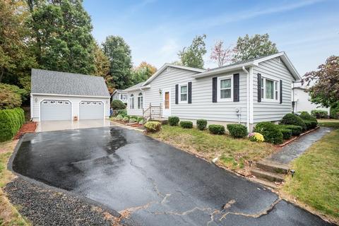 135 Garnet St, Springfield, MA 01129 photo 1
