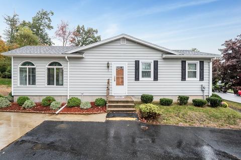 135 Garnet St, Springfield, MA 01129 photo 30
