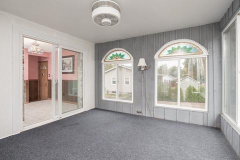 135 Garnet St, Springfield, MA 01129 photo 12
