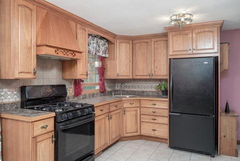 135 Garnet St, Springfield, MA 01129 photo 6