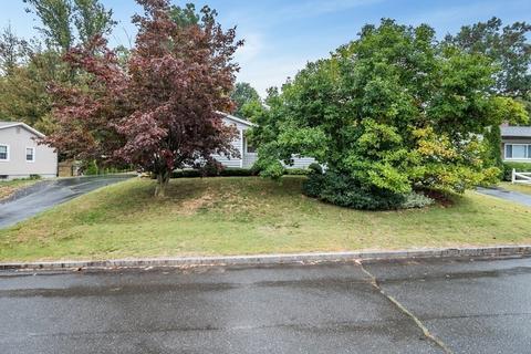 135 Garnet St, Springfield, MA 01129 photo 27