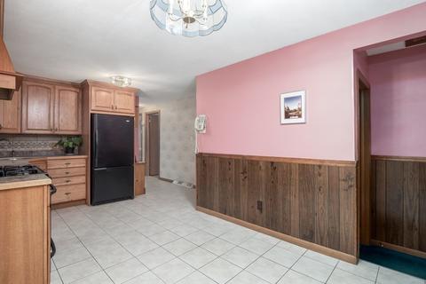 135 Garnet St, Springfield, MA 01129 photo 8